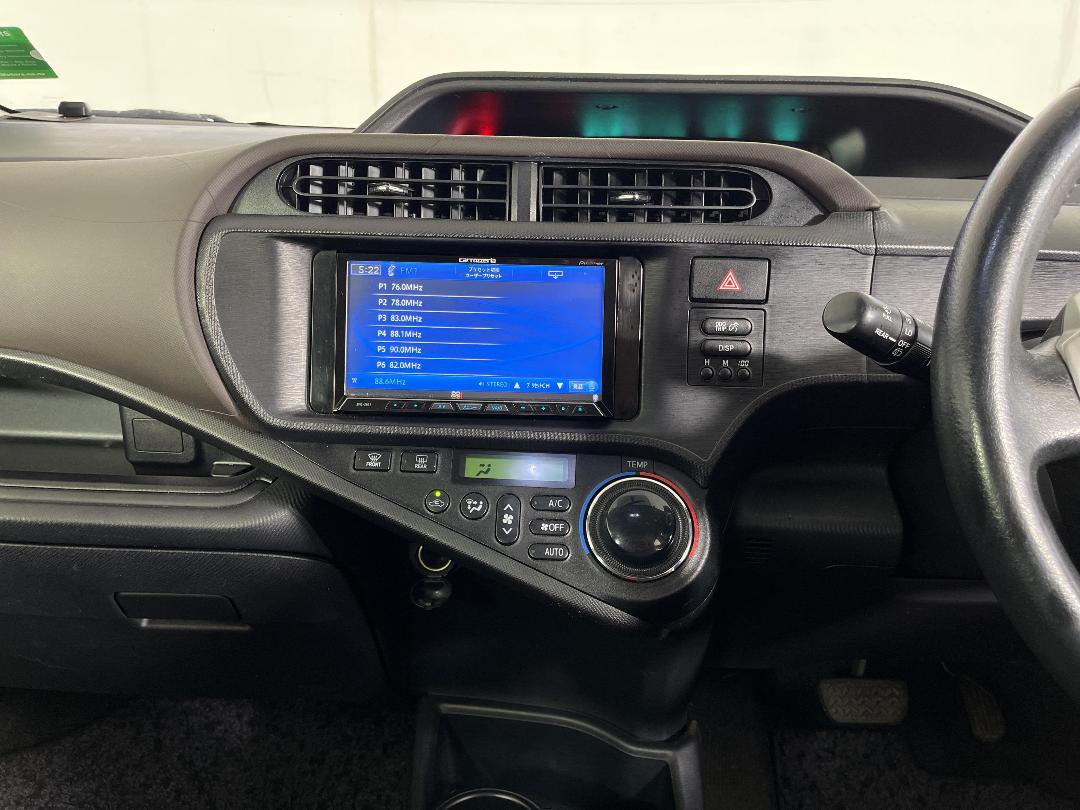 Photo '18' of Toyota Aqua