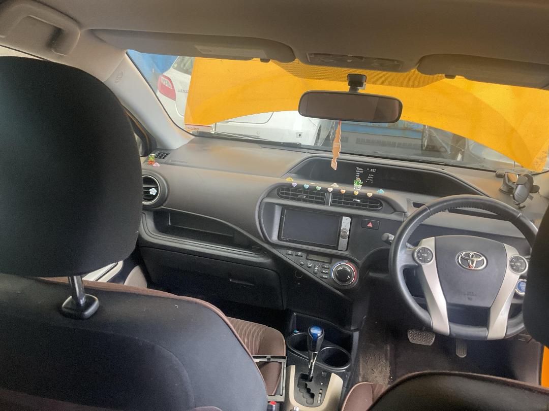 Photo '21' of Toyota Aqua Hybrid