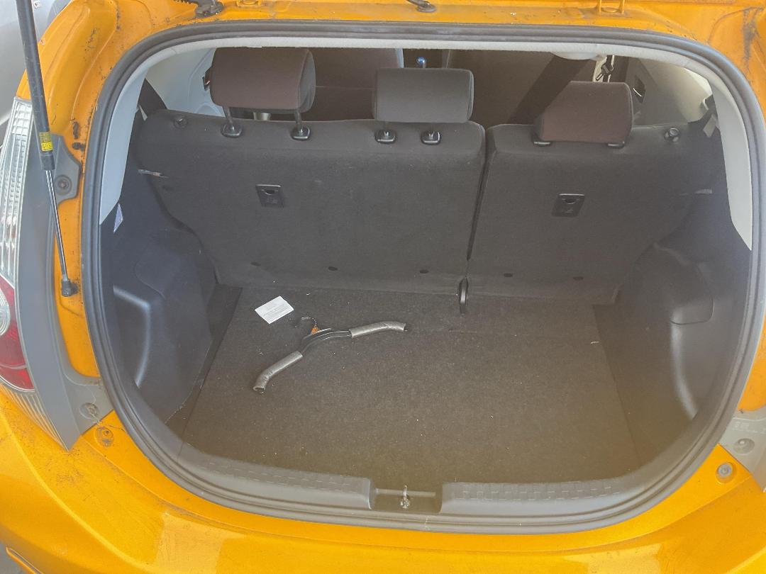 Photo '22' of Toyota Aqua Hybrid