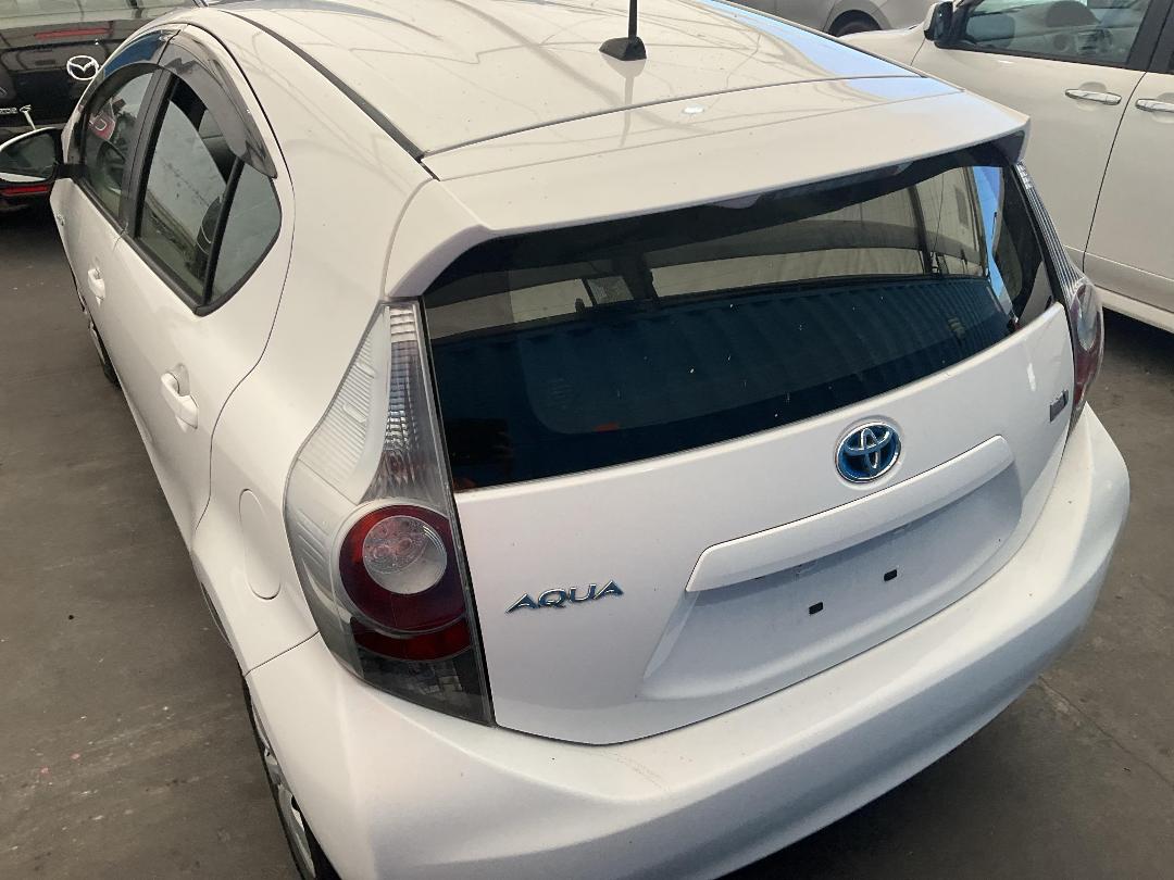 Photo '11' of Toyota Aqua