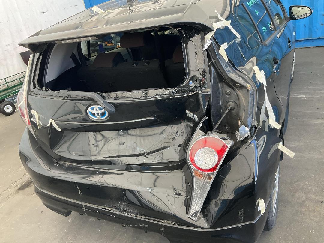 Photo '15' of Toyota Aqua