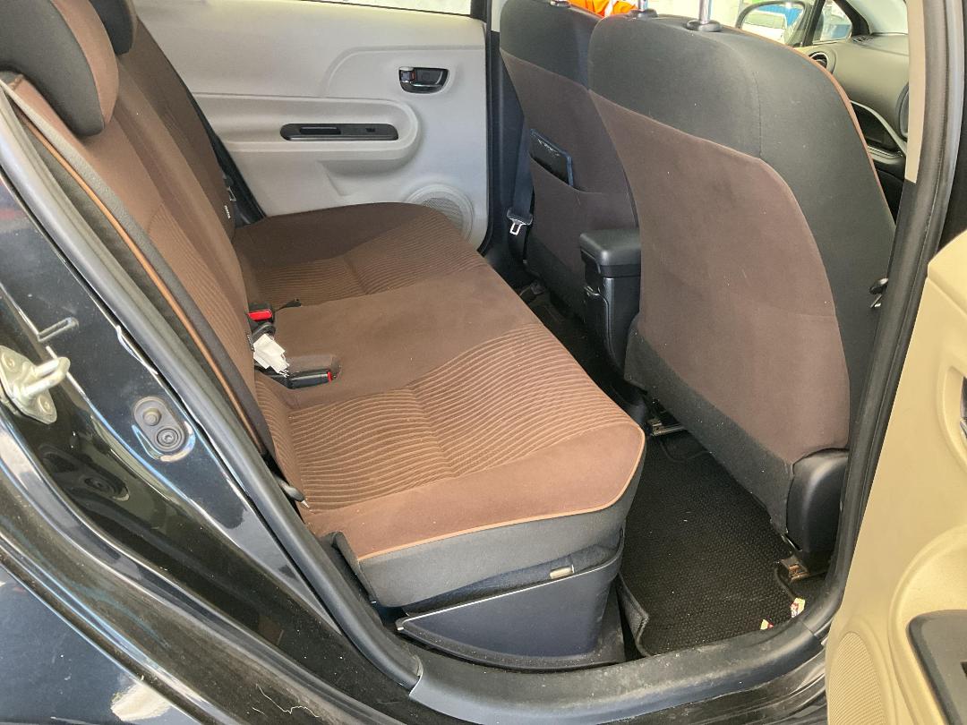 Photo '22' of Toyota Aqua