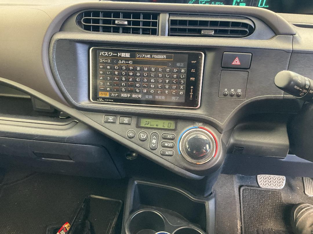 Photo '27' of Toyota Aqua