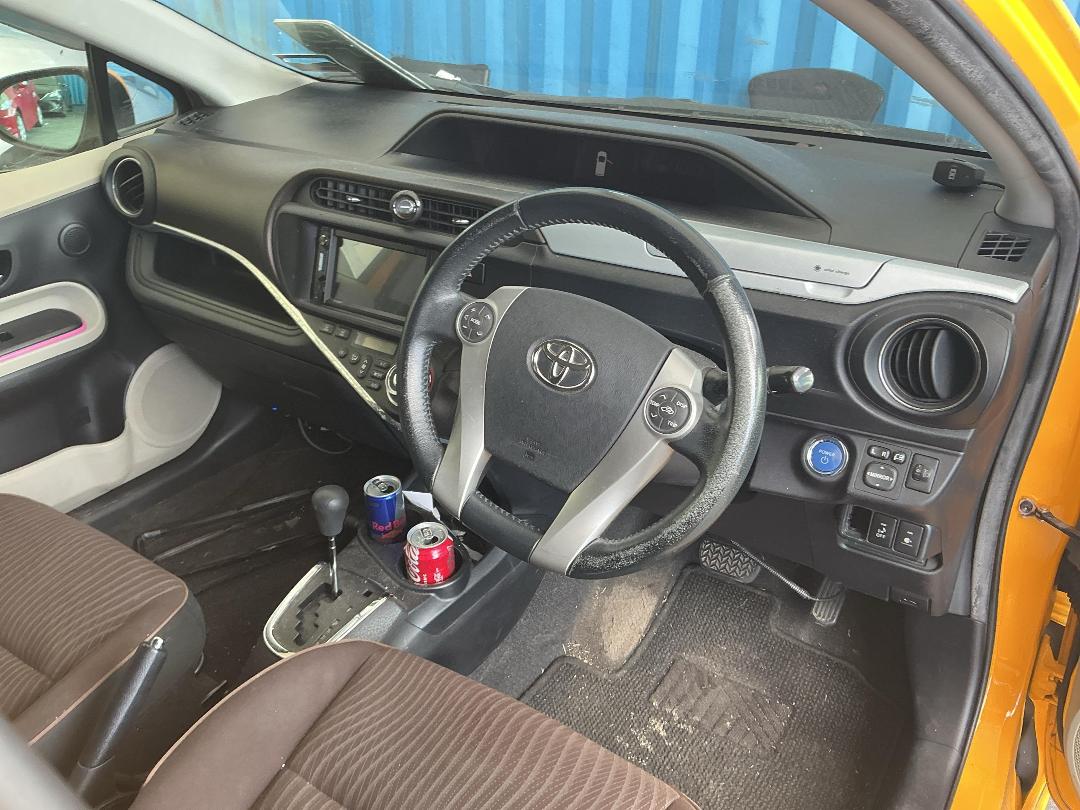 Photo '14' of Toyota Aqua