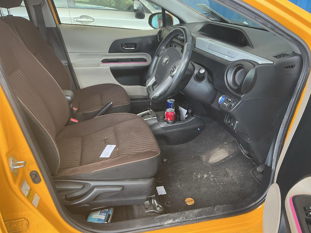 Photo '13' of Toyota Aqua