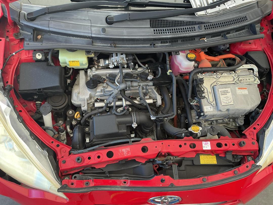 Photo '15' of Toyota Aqua Hybrid Photo '15' of Toyota Aqua Hybrid