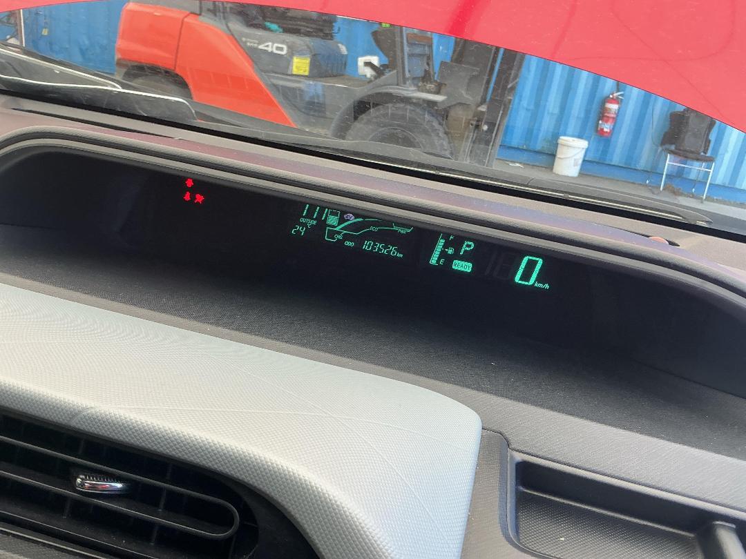 Photo '17' of Toyota Aqua Hybrid Photo '17' of Toyota Aqua Hybrid