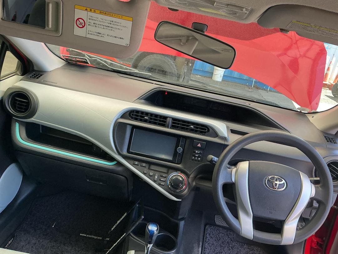 Photo '21' of Toyota Aqua Hybrid Photo '21' of Toyota Aqua Hybrid