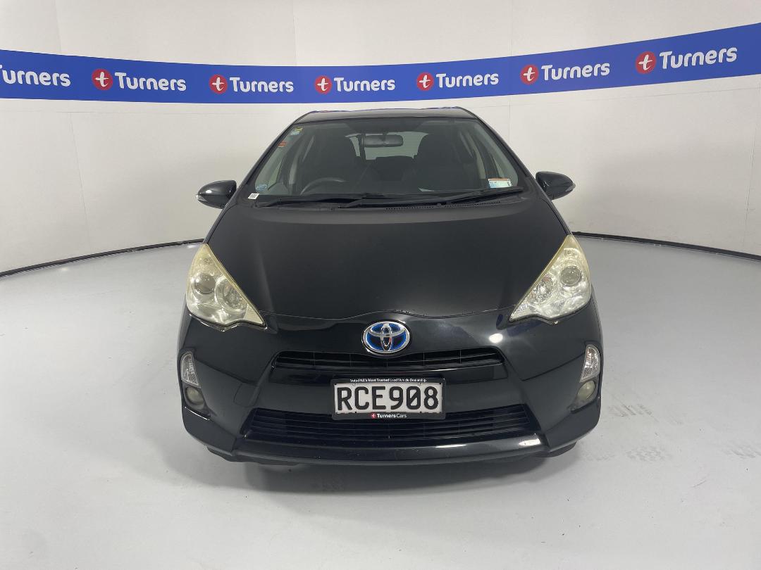 Photo '2' of Toyota Aqua Photo '2' of Toyota Aqua