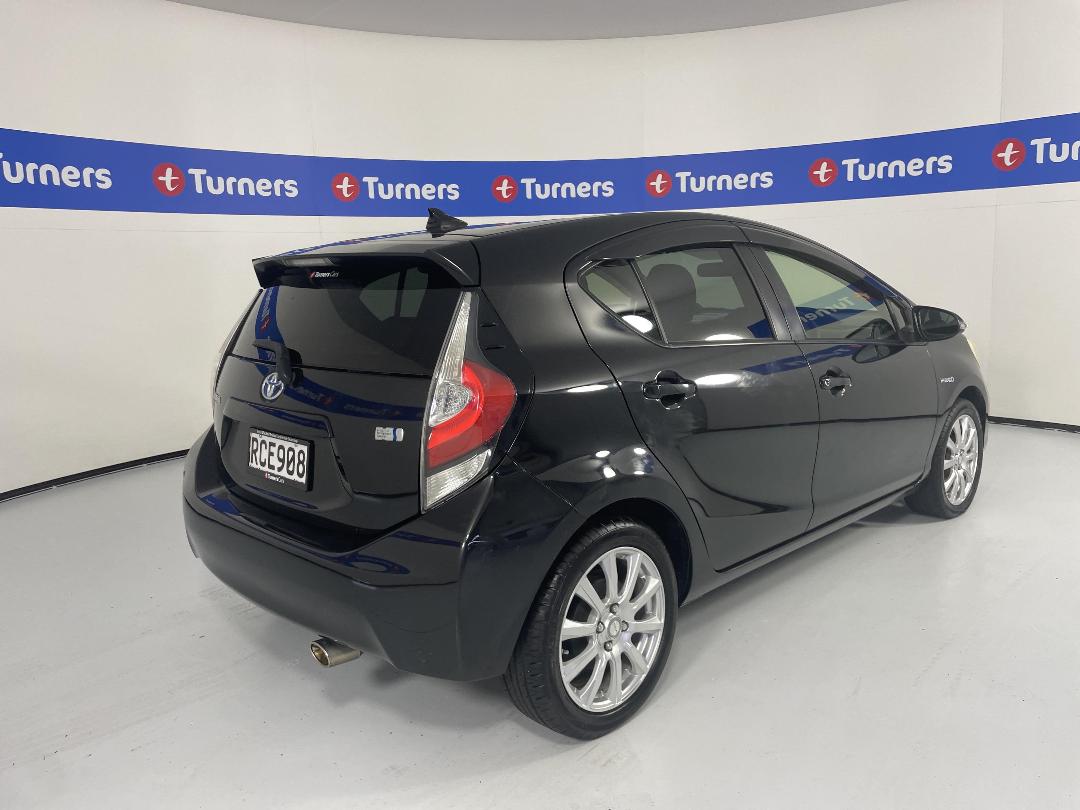 Photo '7' of Toyota Aqua Photo '7' of Toyota Aqua