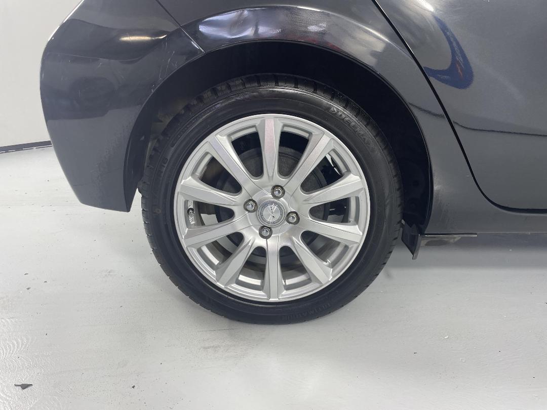 Photo '12' of Toyota Aqua Photo '12' of Toyota Aqua