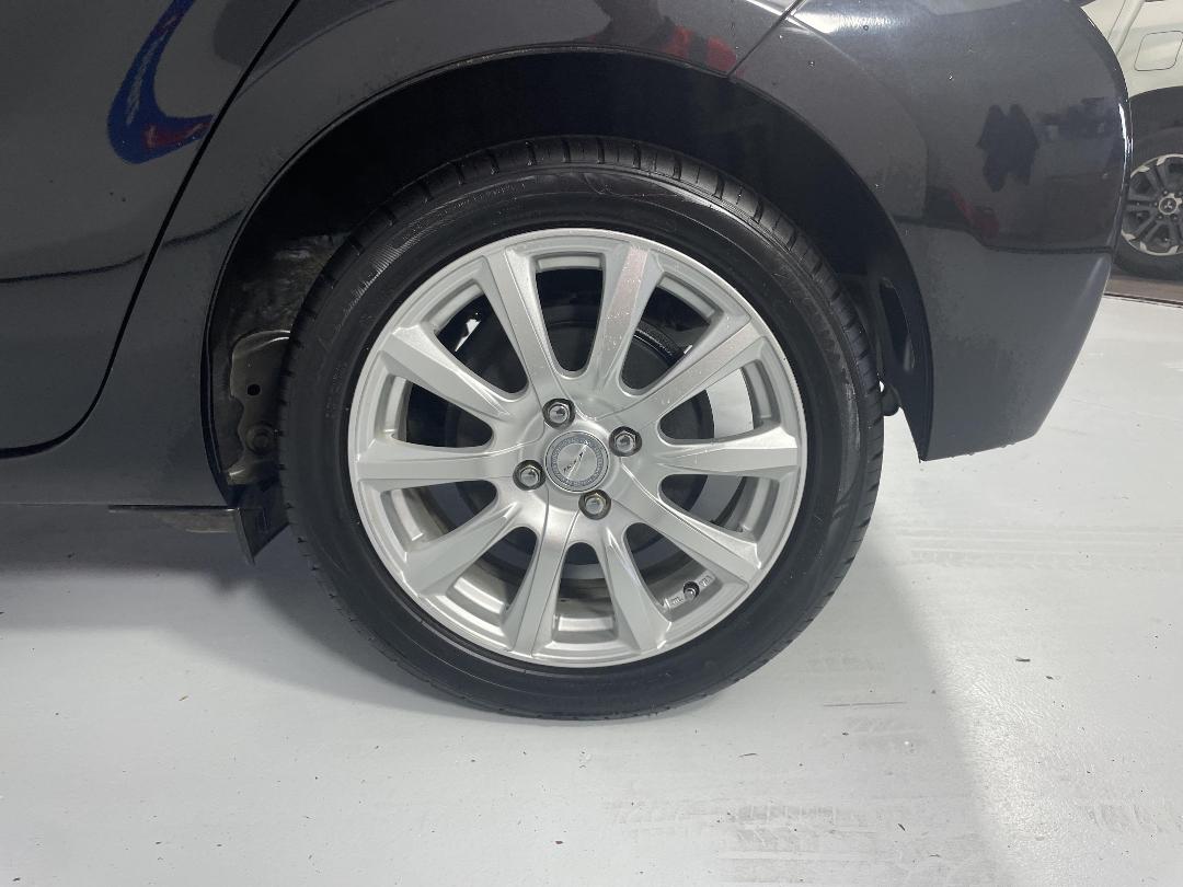 Photo '11' of Toyota Aqua Photo '11' of Toyota Aqua