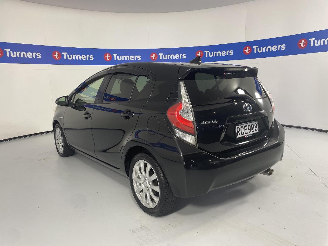 Photo '5' of Toyota Aqua Photo '5' of Toyota Aqua