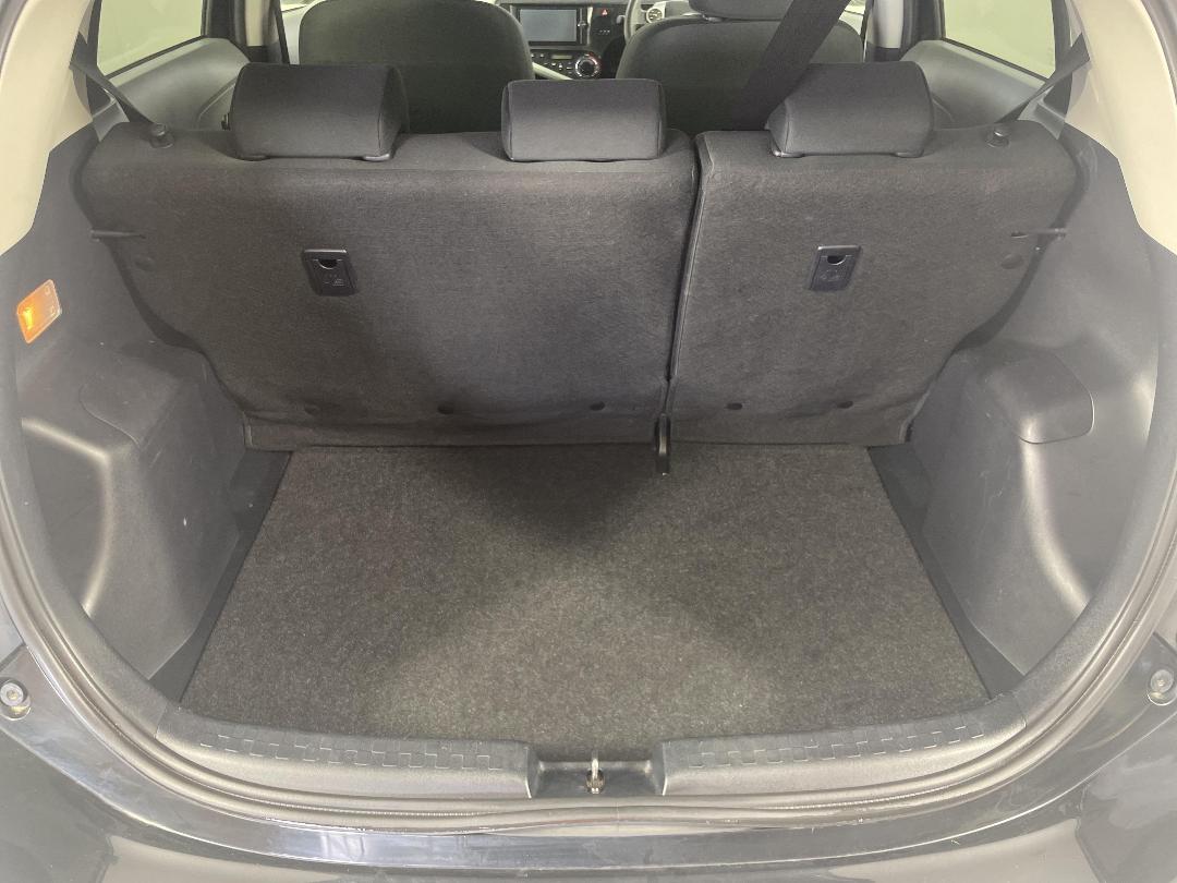 Photo '14' of Toyota Aqua Photo '14' of Toyota Aqua