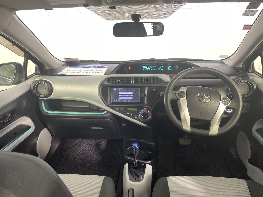 Photo '17' of Toyota Aqua Photo '17' of Toyota Aqua