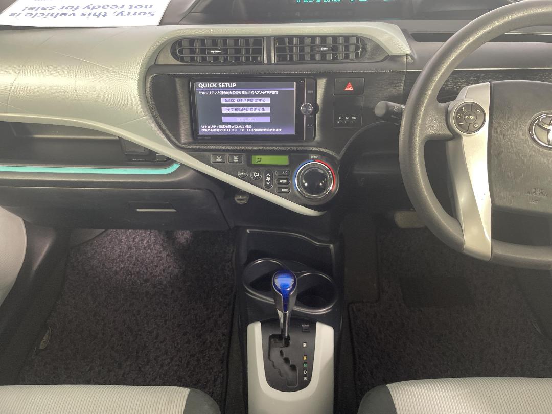 Photo '18' of Toyota Aqua Photo '18' of Toyota Aqua