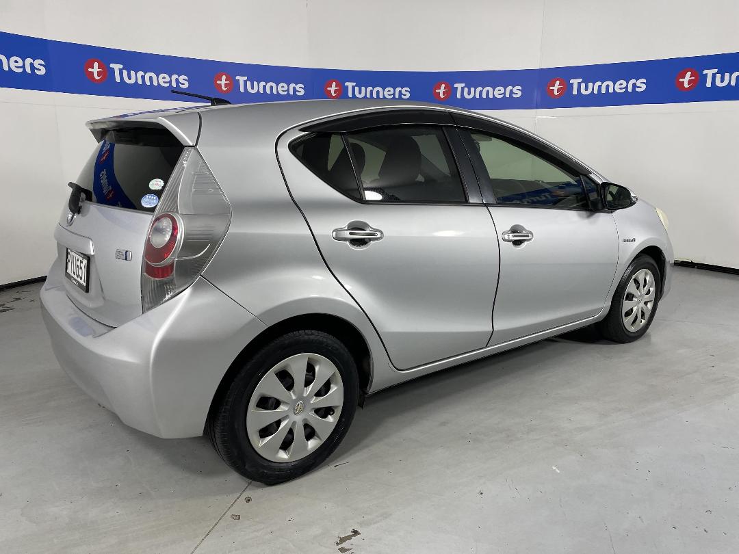 Photo '7' of Toyota Aqua