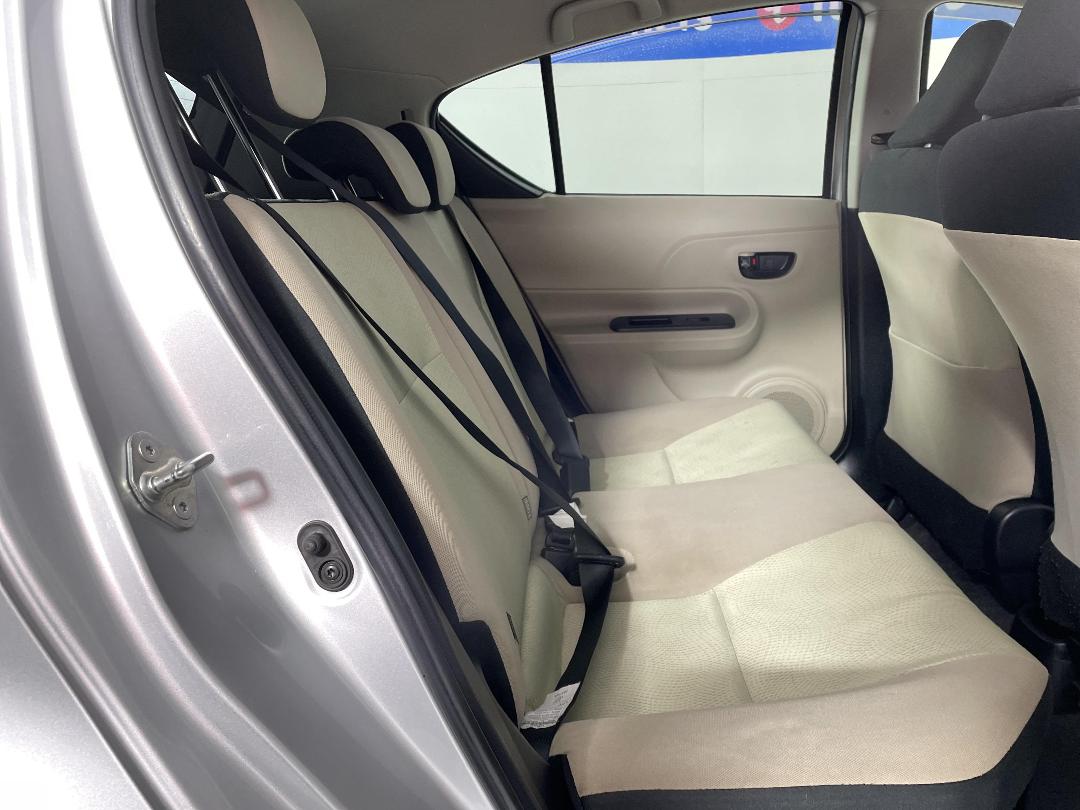 Photo '20' of Toyota Aqua