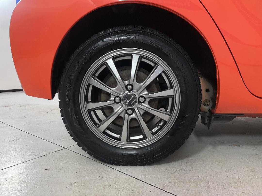 Photo '12' of Toyota Aqua