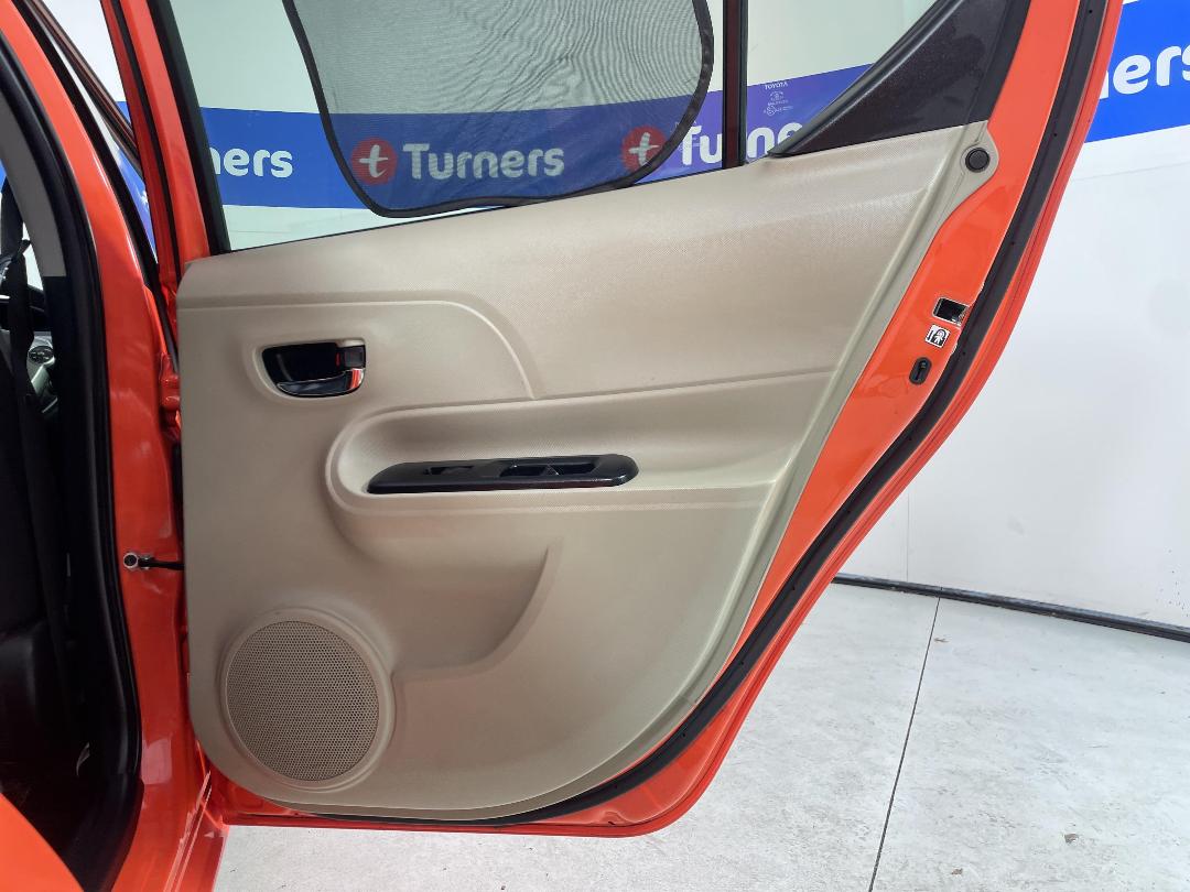 Photo '19' of Toyota Aqua