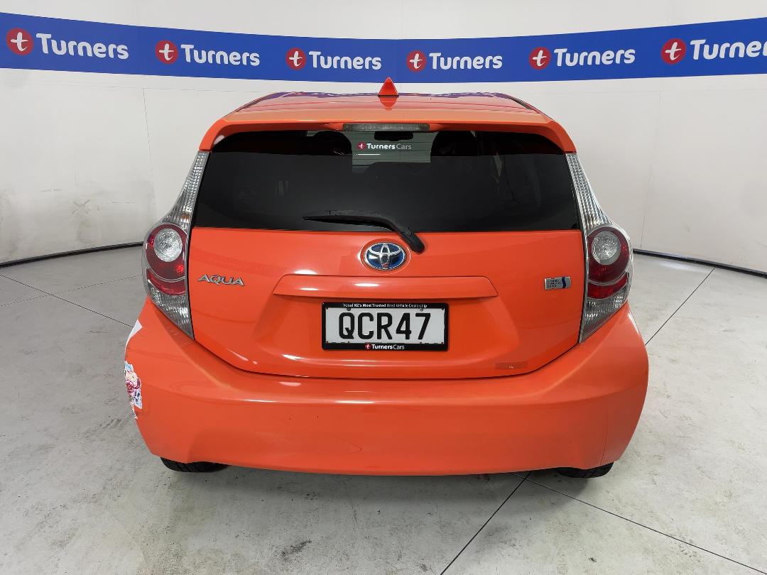 Photo '6' of Toyota Aqua