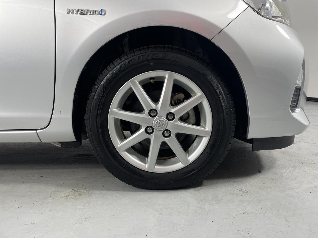 Photo '9' of Toyota Aqua Photo '9' of Toyota Aqua