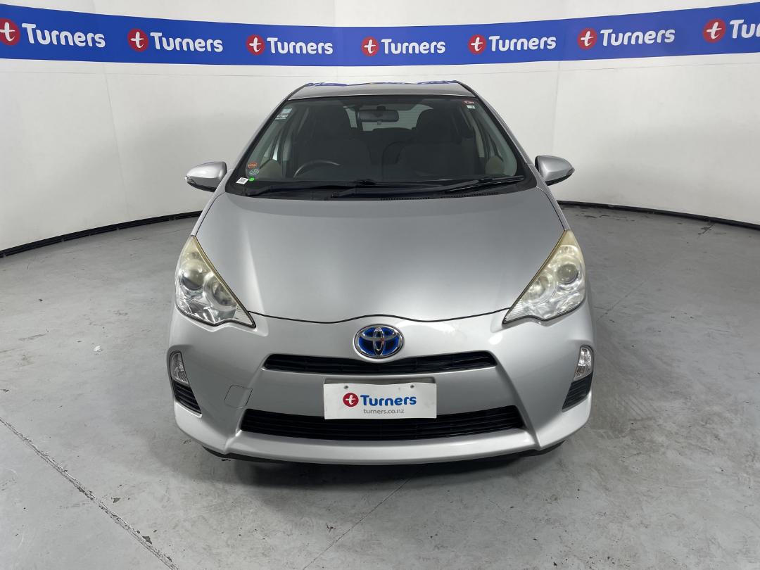 Photo '2' of Toyota Aqua Photo '2' of Toyota Aqua