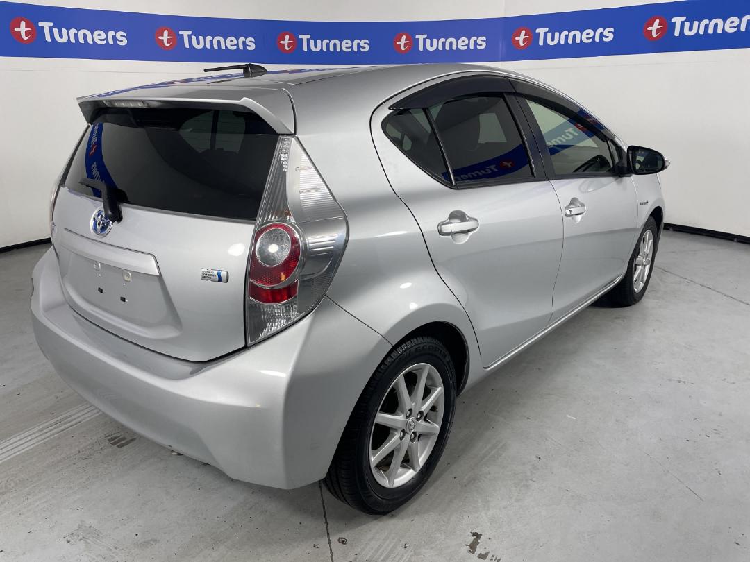 Photo '7' of Toyota Aqua Photo '7' of Toyota Aqua