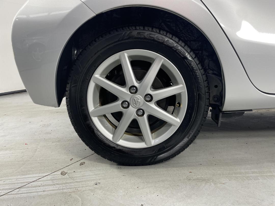 Photo '12' of Toyota Aqua Photo '12' of Toyota Aqua