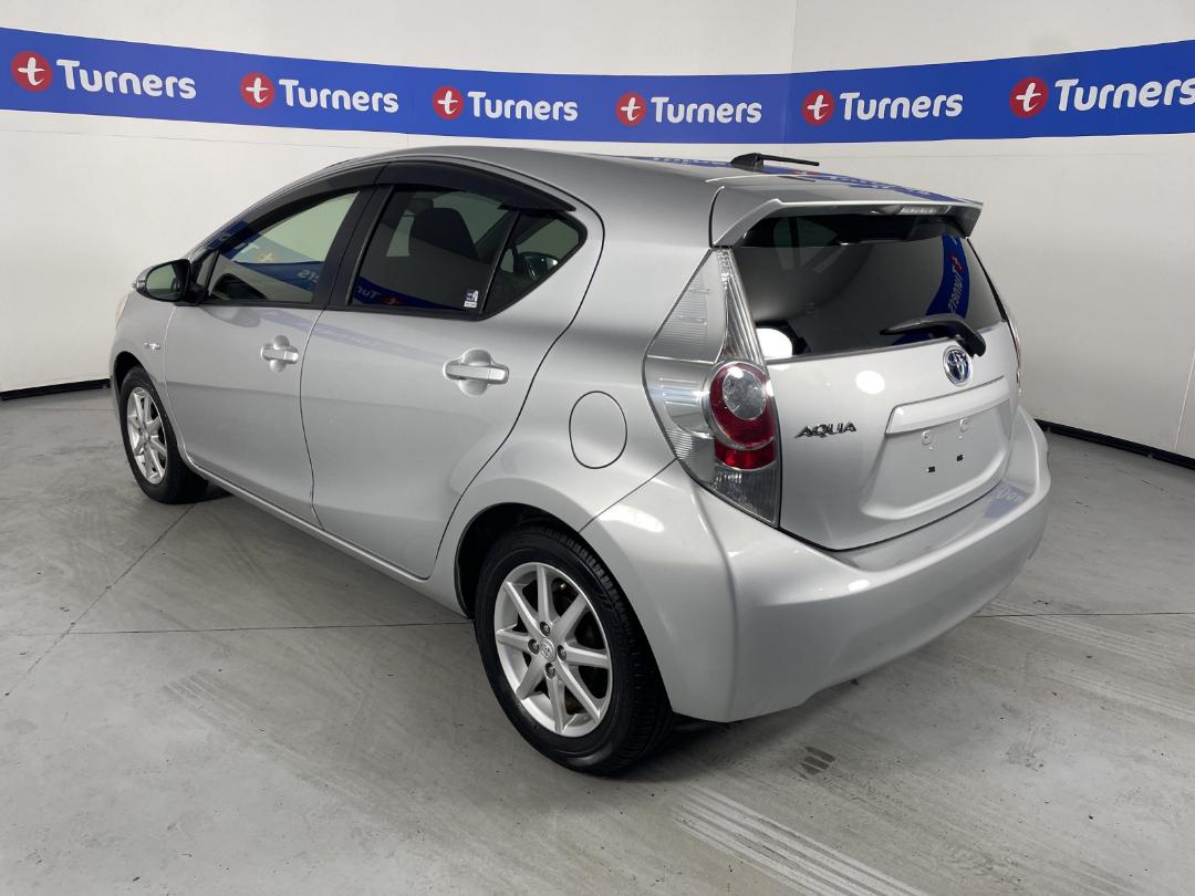 Photo '5' of Toyota Aqua Photo '5' of Toyota Aqua