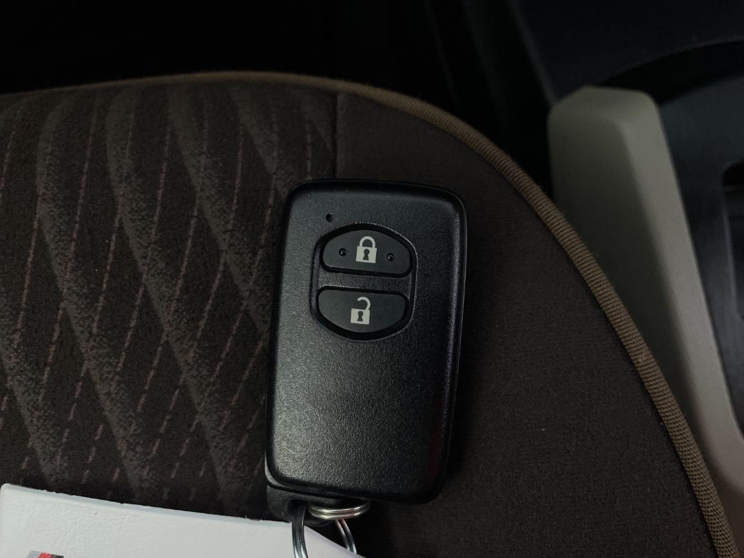 Photo '22' of Toyota Aqua Photo '22' of Toyota Aqua