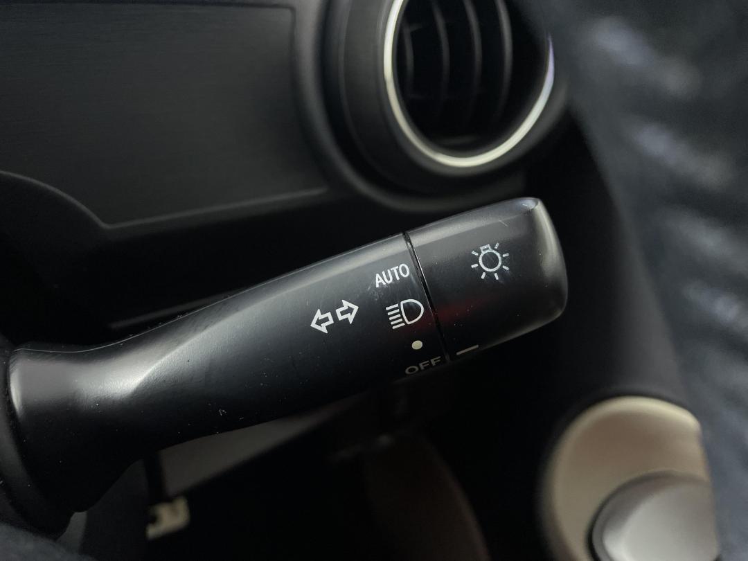 Photo '25' of Toyota Aqua Photo '25' of Toyota Aqua