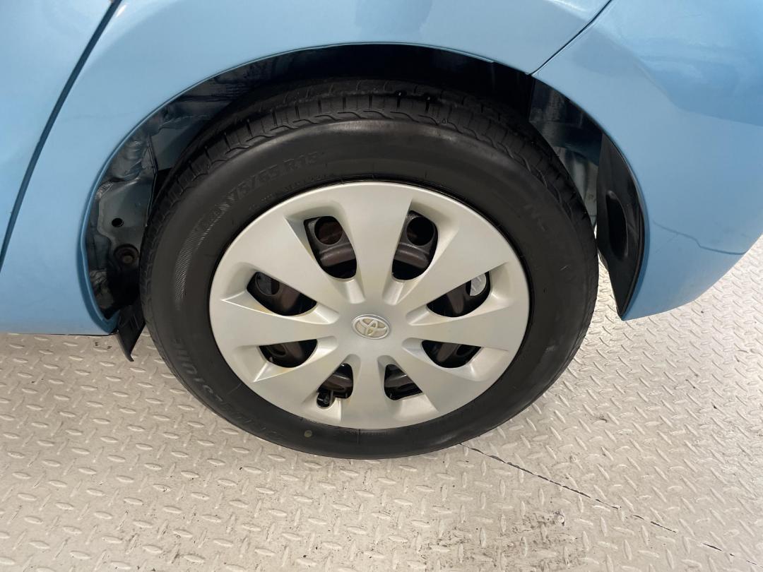 Photo '11' of Toyota Aqua