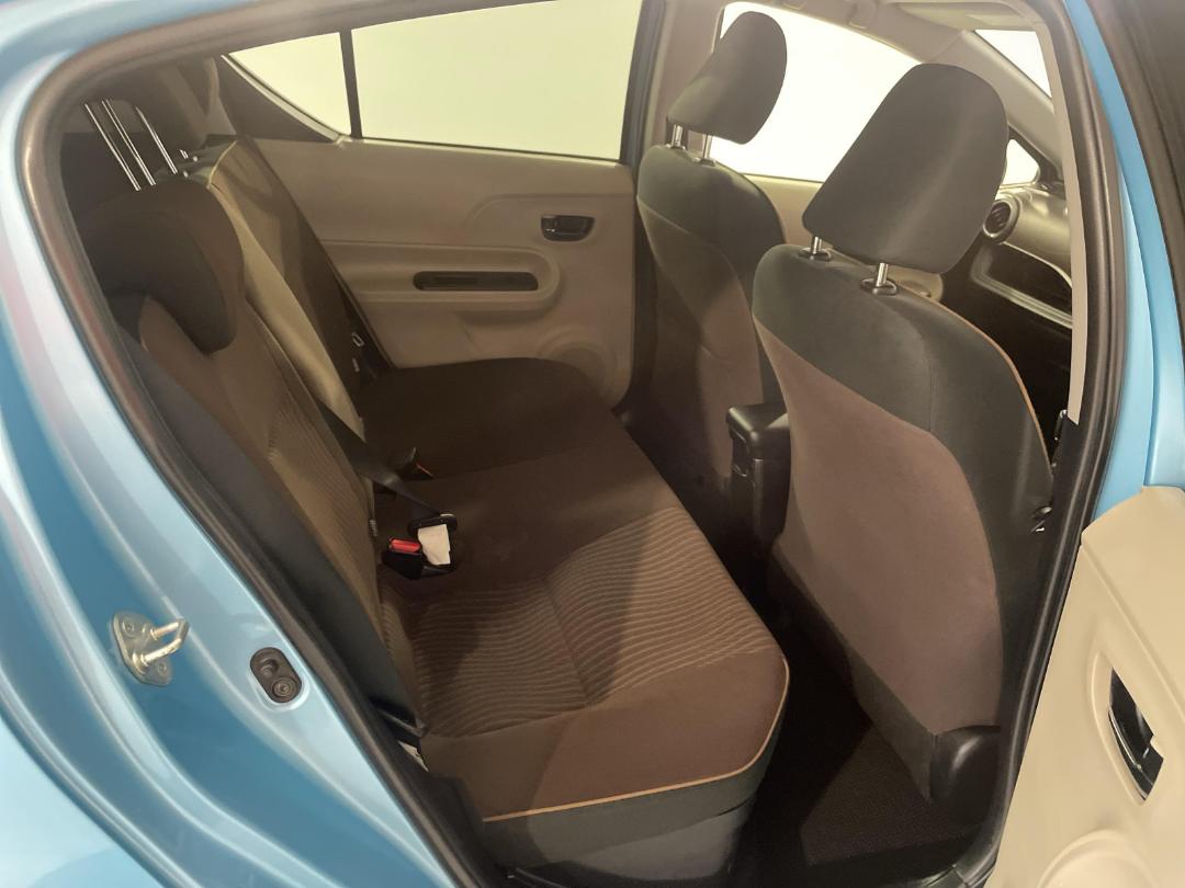 Photo '20' of Toyota Aqua