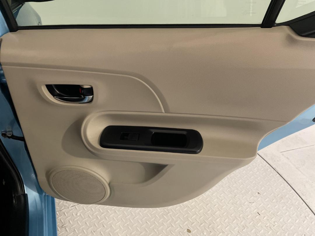 Photo '19' of Toyota Aqua