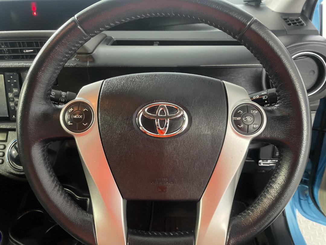 Photo '27' of Toyota Aqua