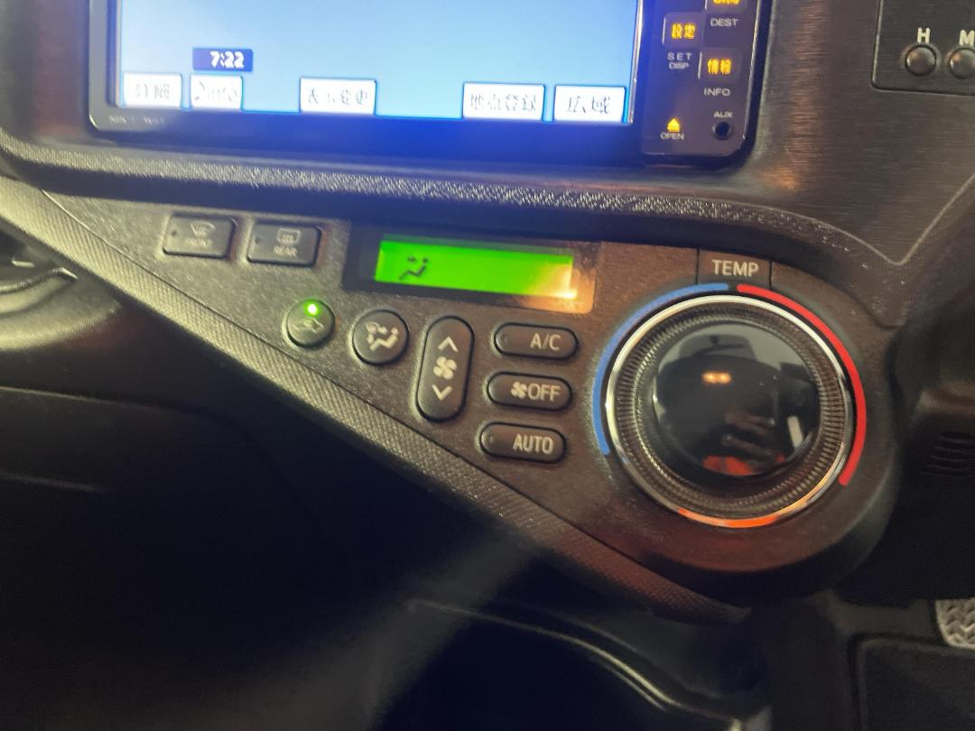 Photo '30' of Toyota Aqua