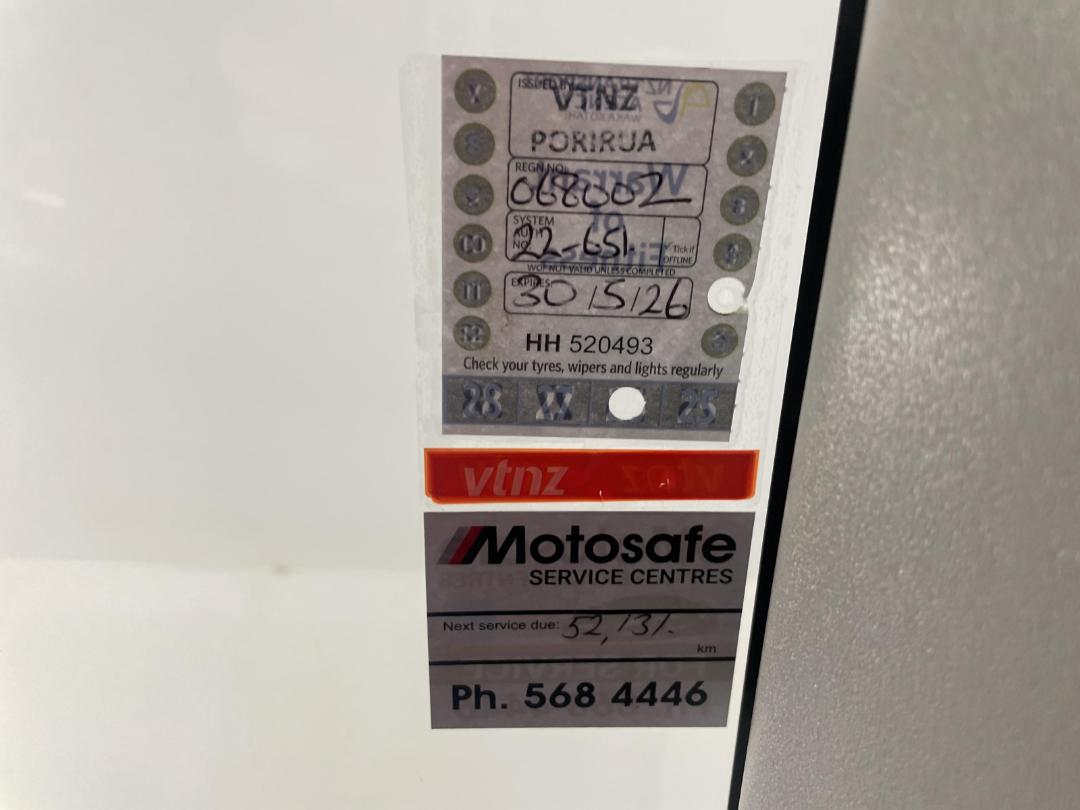 Photo '33' of Toyota Aqua