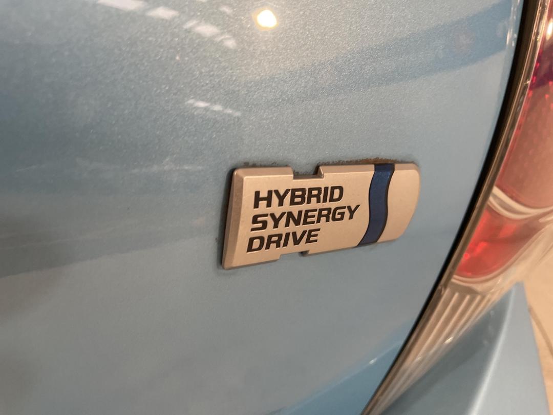 Photo '36' of Toyota Aqua