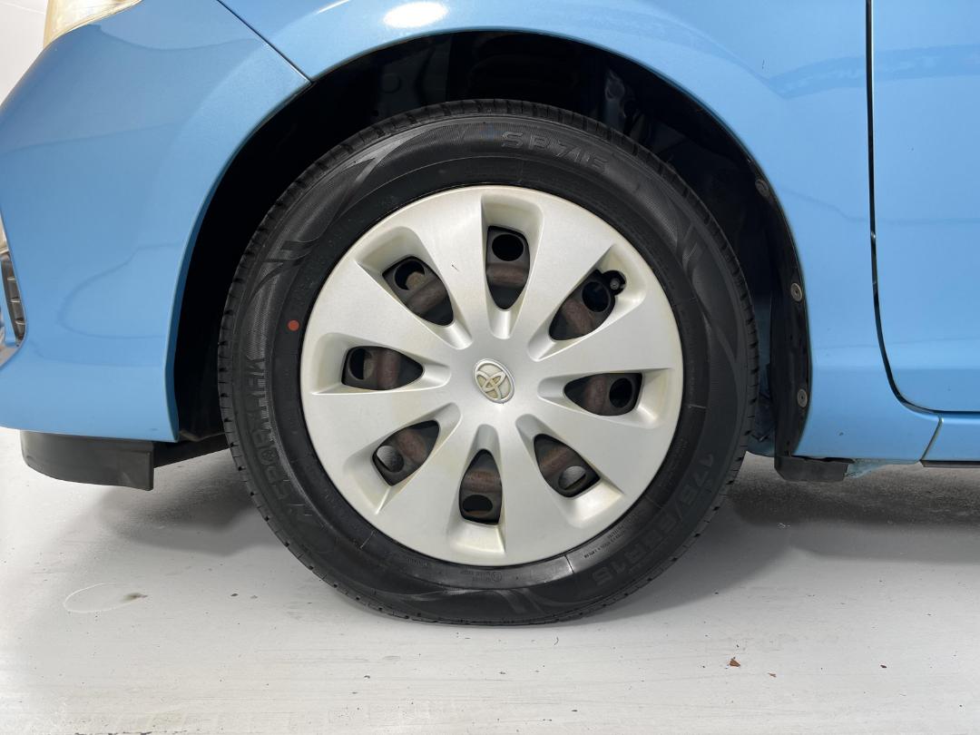 Photo '10' of Toyota Aqua Photo '10' of Toyota Aqua