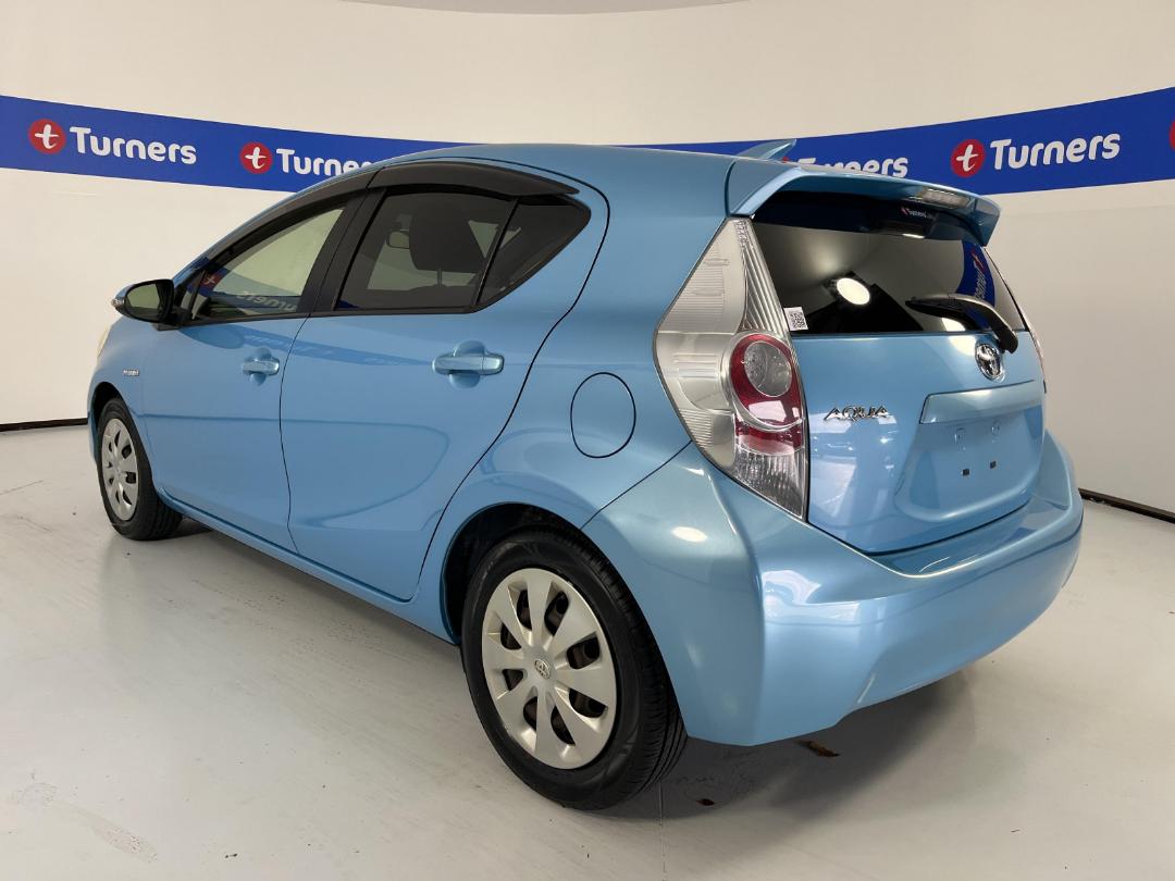 Photo '5' of Toyota Aqua Photo '5' of Toyota Aqua