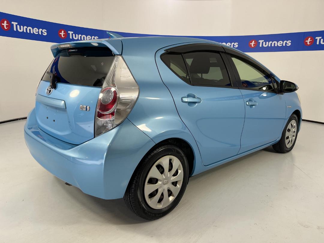 Photo '7' of Toyota Aqua Photo '7' of Toyota Aqua