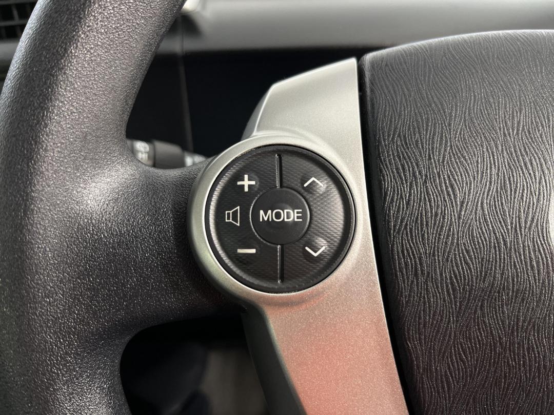 Photo '23' of Toyota Aqua Photo '23' of Toyota Aqua