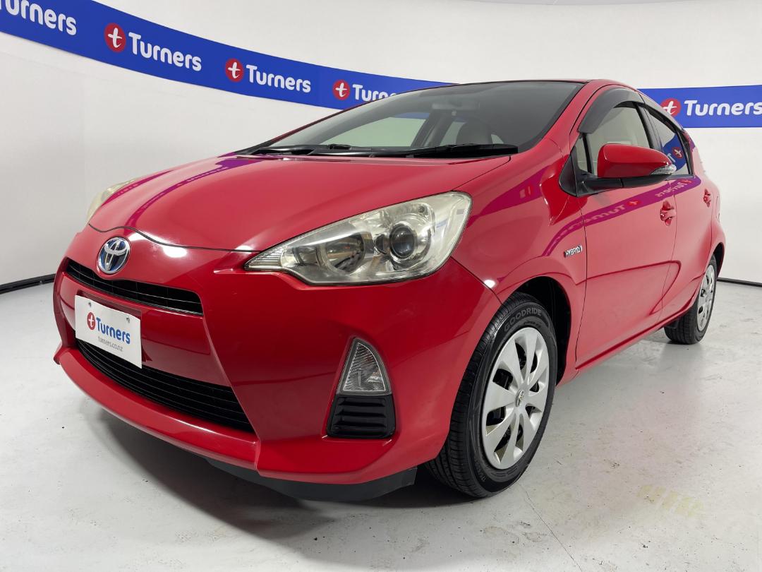 Photo '4' of Toyota Aqua Photo '4' of Toyota Aqua