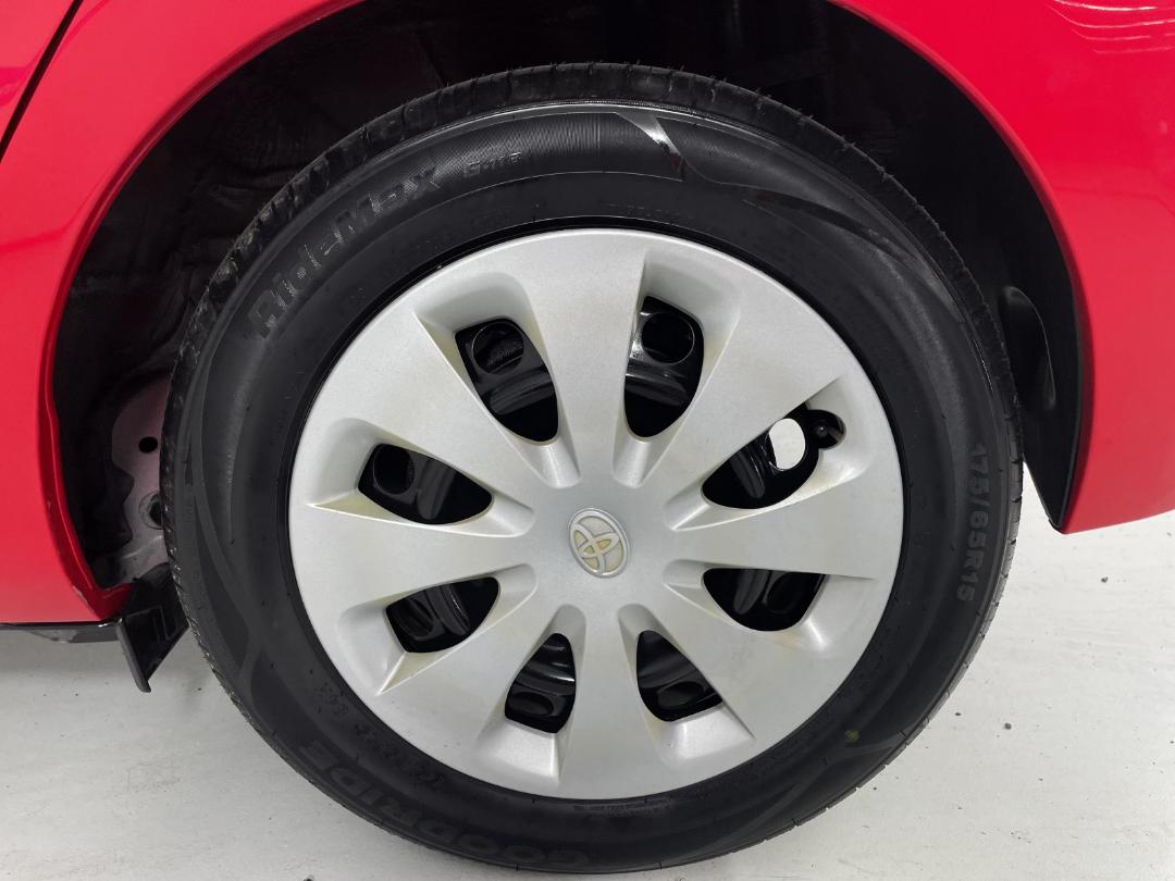 Photo '11' of Toyota Aqua Photo '11' of Toyota Aqua