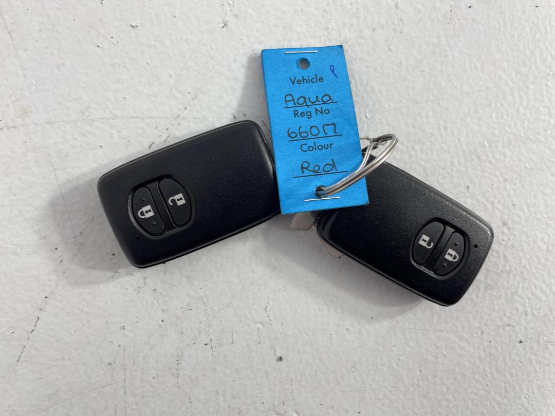 Photo '22' of Toyota Aqua Photo '22' of Toyota Aqua