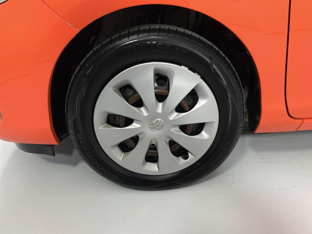 Photo '10' of Toyota Aqua Photo '10' of Toyota Aqua