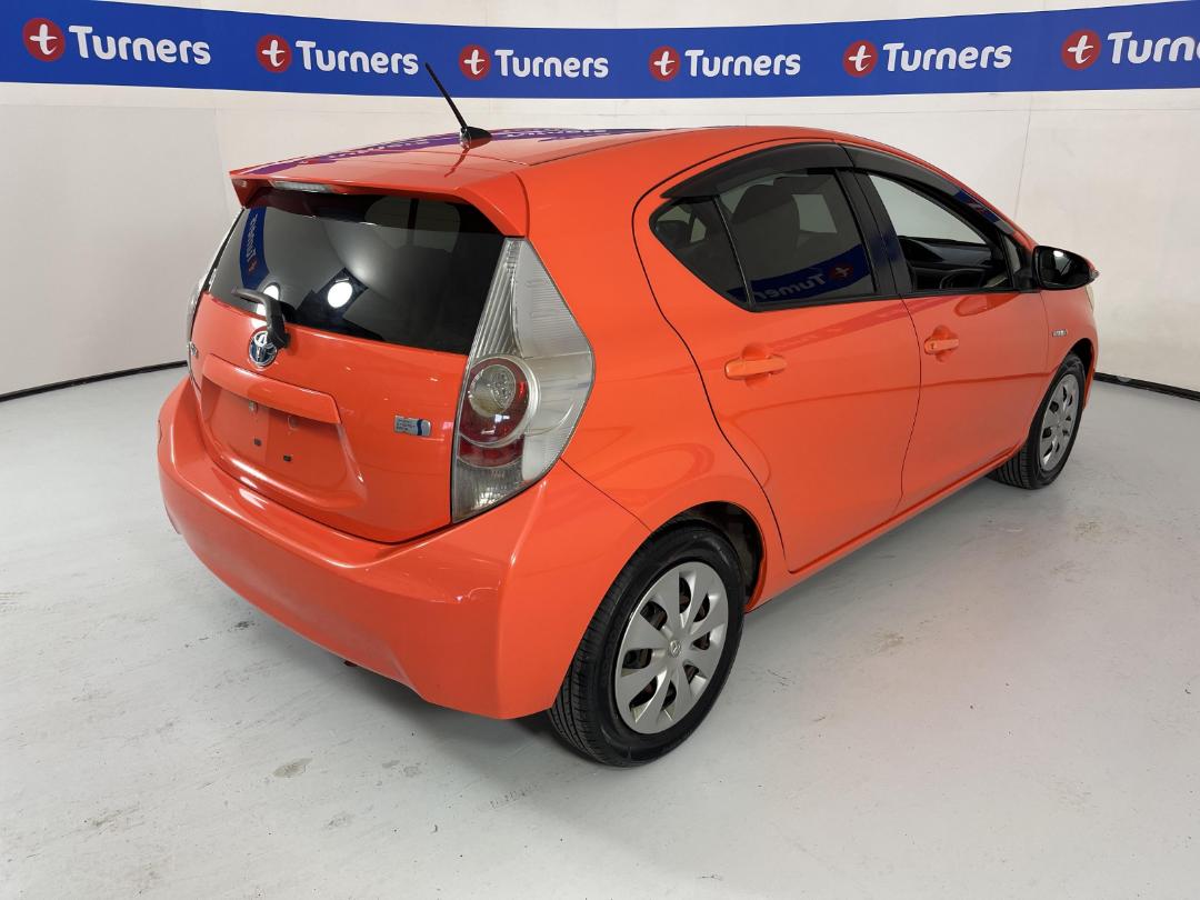 Photo '7' of Toyota Aqua Photo '7' of Toyota Aqua