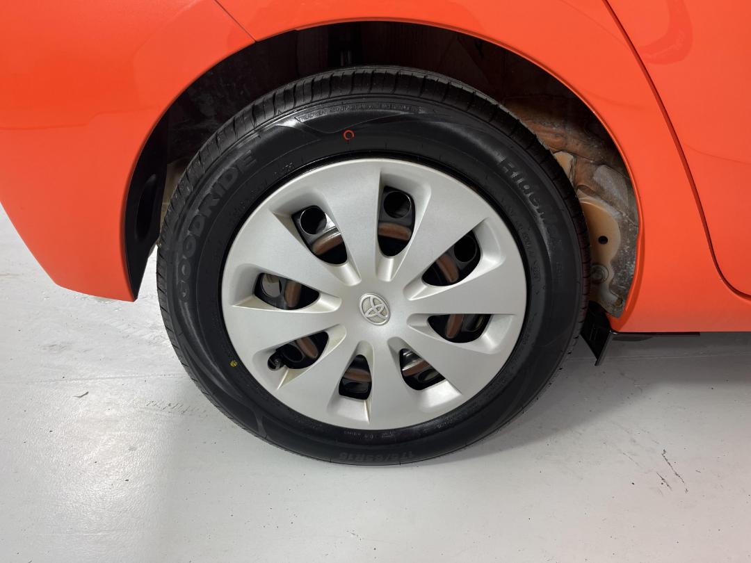 Photo '12' of Toyota Aqua Photo '12' of Toyota Aqua