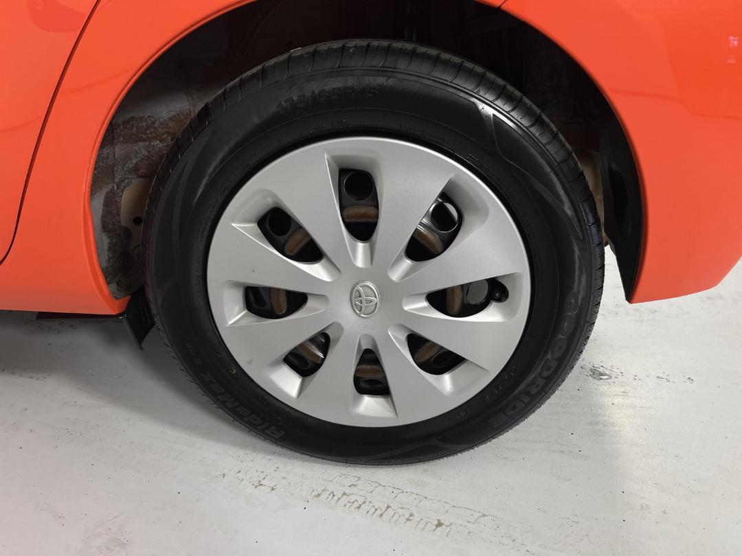 Photo '11' of Toyota Aqua Photo '11' of Toyota Aqua